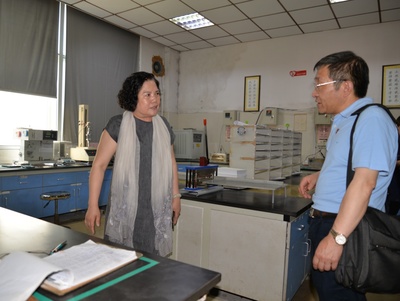 深度賦能塑料制品技術升級——嘉興市檔案館“檔案館日”走進民企精準服務基層